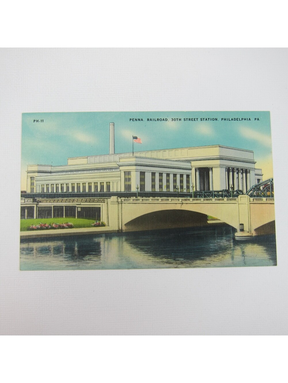Linen Postcard Pennsylvania Railroad 30th Street Station Philadelphia UNPOSTED